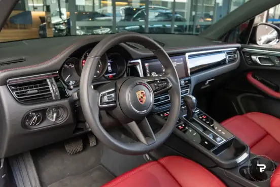 PORSCHE-MACAN-2025