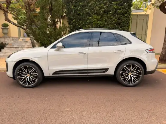 PORSCHE-MACAN-2025