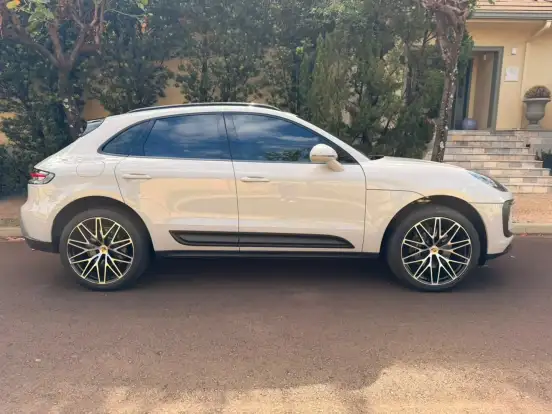 PORSCHE-MACAN-2025