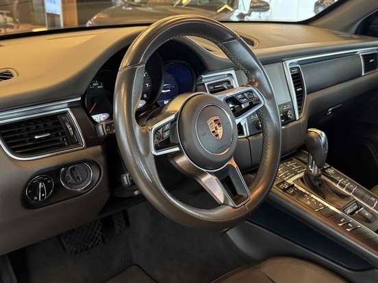 PORSCHE-MACAN-2.0 16V GASOLINA 4P AUTOMÁTICO PORSCHE-MACAN-2017
