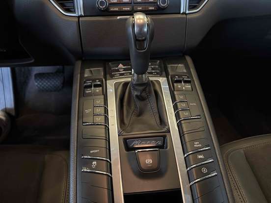 PORSCHE-MACAN-2.0 16V GASOLINA 4P AUTOMÁTICO PORSCHE-MACAN-2017