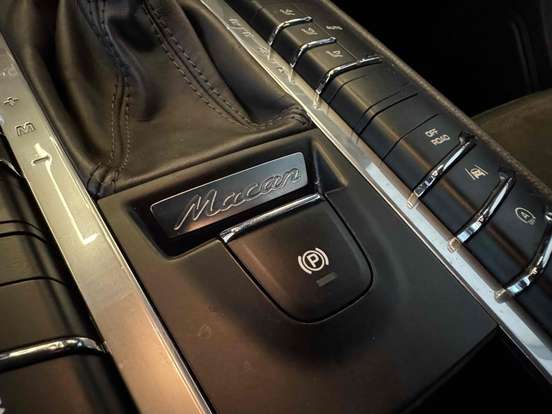 PORSCHE-MACAN-2.0 16V GASOLINA 4P AUTOMÁTICO PORSCHE-MACAN-2017