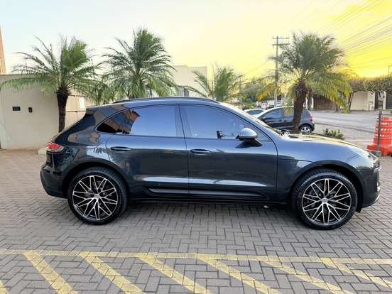 PORSCHE-MACAN-2025