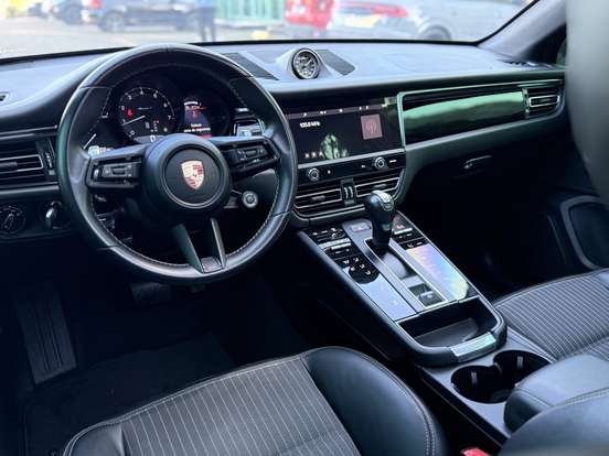 PORSCHE-MACAN-2023