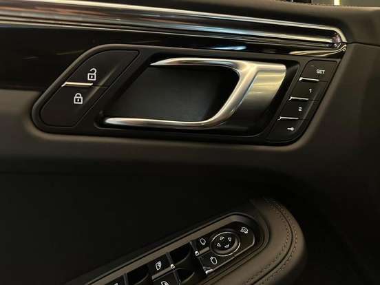 PORSCHE-MACAN-2025