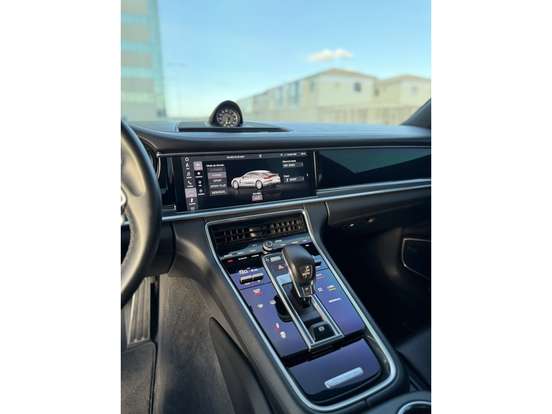 PORSCHE-PANAMERA-2018
