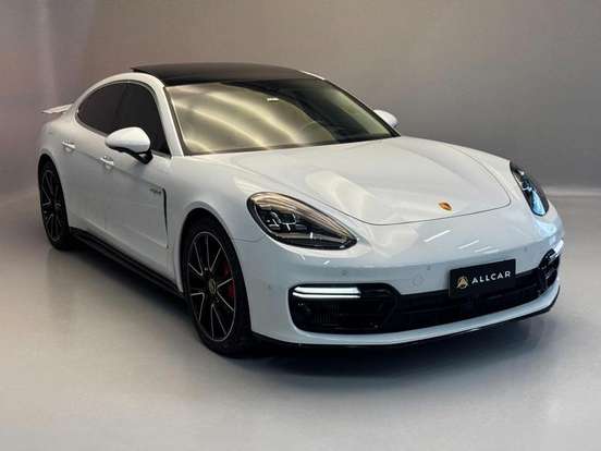 PORSCHE-PANAMERA-2022