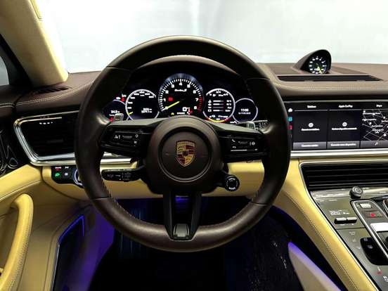 PORSCHE-PANAMERA-2022