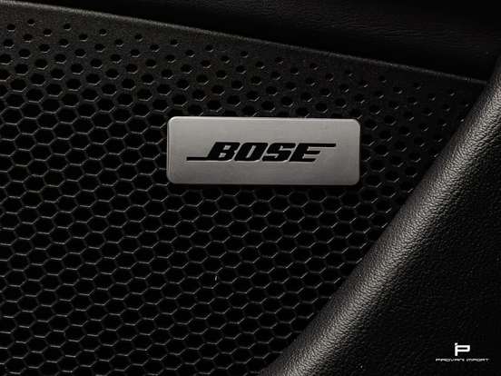 PORSCHE-TAYCAN-2022