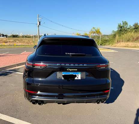 PORSCHE-CAYENNE-2022