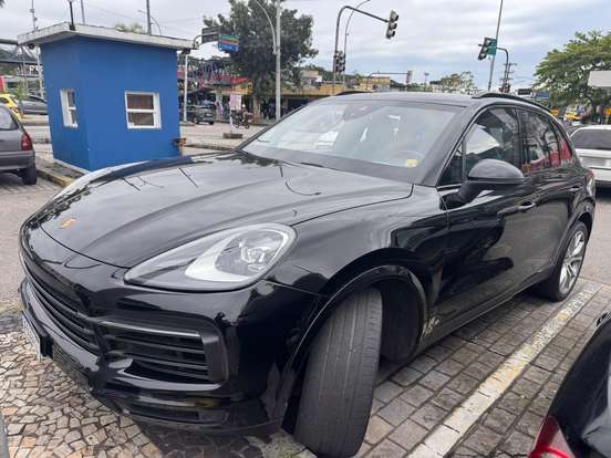 PORSCHE-CAYENNE-2020