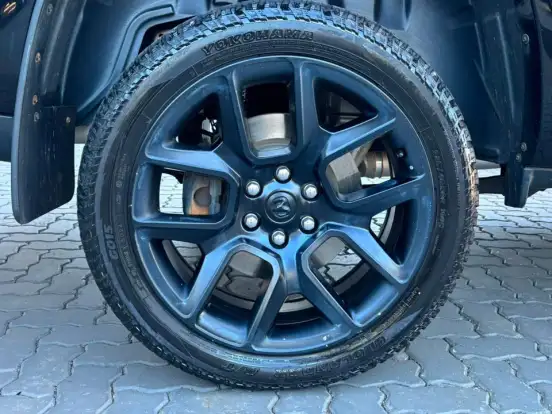 RAM-1500-3.0 HURRICANE 6 BITURBO GASOLINA LARAMIE NIGHT EDITION CD 4X4 AUTOMÁTICO RAM-1500-2024