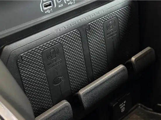 RAM-1500-3.0 HURRICANE 6 BITURBO GASOLINA LARAMIE NIGHT EDITION CD 4X4 AUTOMÁTICO RAM-1500-2025