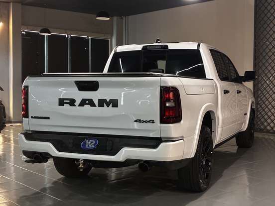 RAM-1500-3.0 HURRICANE 6 BITURBO GASOLINA LARAMIE NIGHT EDITION CD 4X4 AUTOMÁTICO RAM-1500-2024
