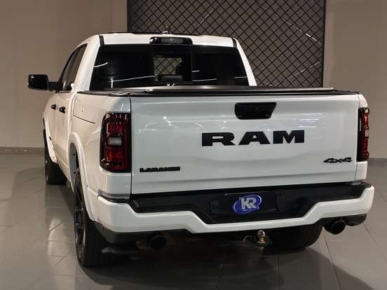 RAM-1500-3.0 HURRICANE 6 BITURBO GASOLINA LARAMIE NIGHT EDITION CD 4X4 AUTOMÁTICO RAM-1500-2024