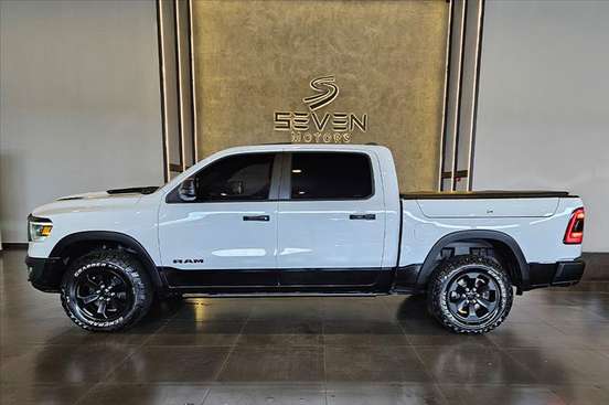 RAM-1500-5.7 V8 GASOLINA REBEL CD 4X4 AUTOMÁTICO RAM-1500-2023