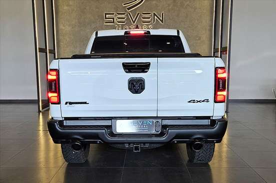 RAM-1500-5.7 V8 GASOLINA REBEL CD 4X4 AUTOMÁTICO RAM-1500-2023