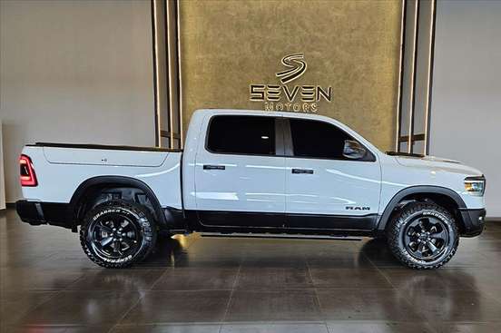 RAM-1500-5.7 V8 GASOLINA REBEL CD 4X4 AUTOMÁTICO RAM-1500-2023