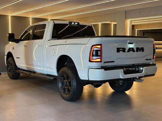 RAM-2500-6.7 I6 TURBO DIESEL LARAMIE NIGHT EDITION CD 4X4 AUTOMÁTICO RAM-2500-2024