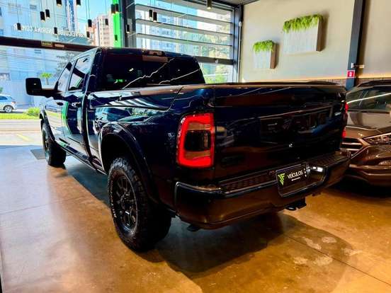 RAM-3500-6.7 I6 TURBO DIESEL LIMITED LONGHORN CD 4X4 AUTOMÁTICO RAM-3500-2023
