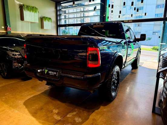RAM-3500-6.7 I6 TURBO DIESEL LIMITED LONGHORN CD 4X4 AUTOMÁTICO RAM-3500-2023