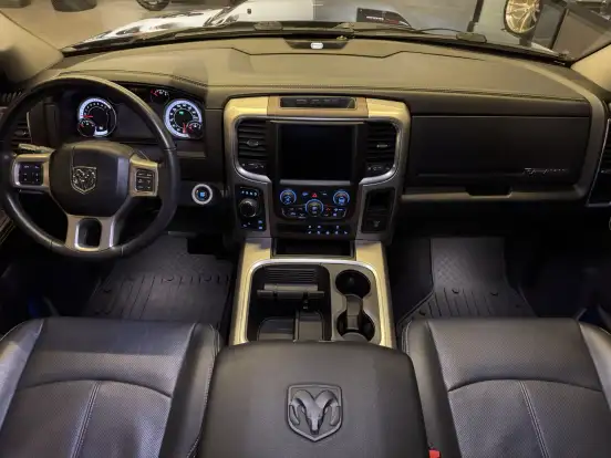 RAM-CLASSIC-5.7 V8 GASOLINA LARAMIE CD 4X4 AUTOMÁTICO RAM-CLASSIC-2023