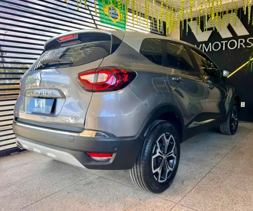 RENAULT-CAPTUR-2021
