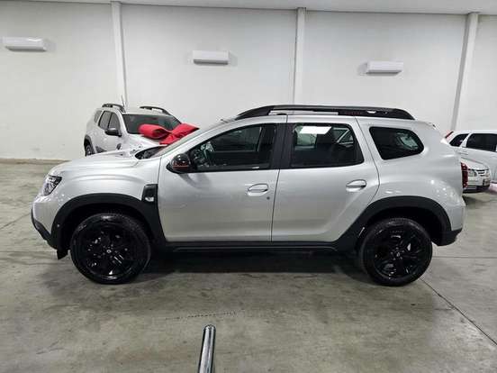 RENAULT-DUSTER-2025