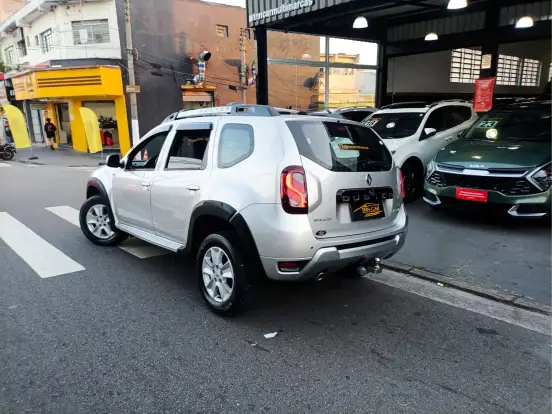 RENAULT-DUSTER-2015