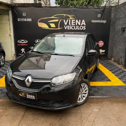 RENAULT-LOGAN-2018