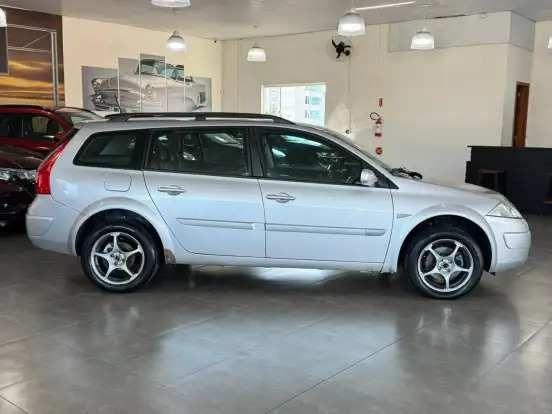 RENAULT-MEGANE-2011