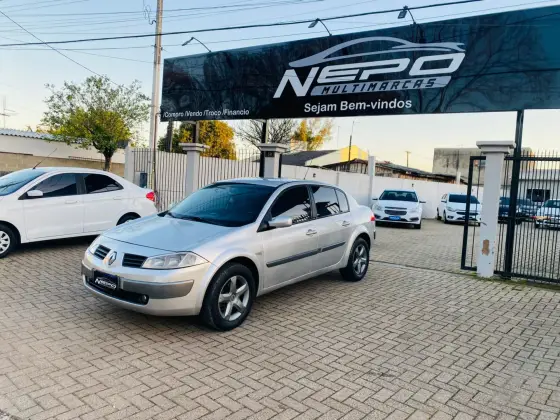 RENAULT MEGANE 1.6 EXPRESSION 16V FLEX 4P MANUAL