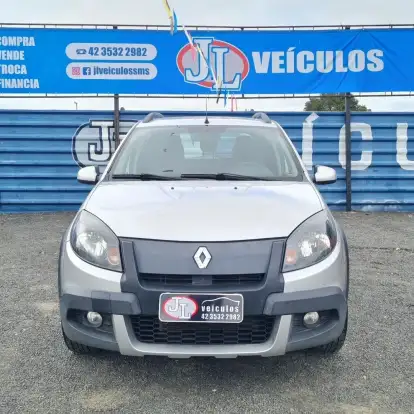RENAULT-SANDERO-2014