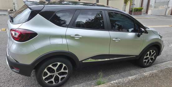 RENAULT-CAPTUR-2021