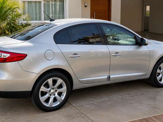 RENAULT-FLUENCE-2.0 PRIVILÉGE 16V FLEX 4P AUTOMÁTICO RENAULT-FLUENCE-2012
