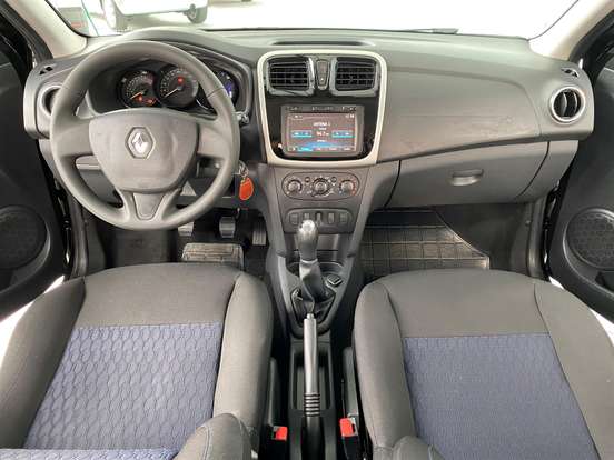 RENAULT-SANDERO-2015