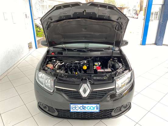 RENAULT-SANDERO-2015