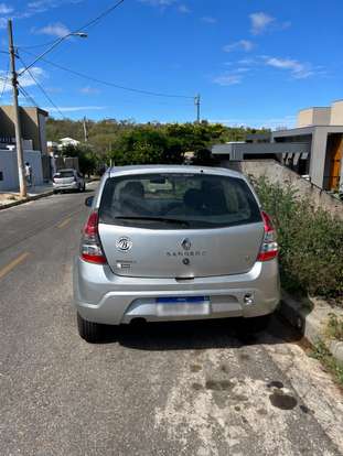 RENAULT-SANDERO-2014