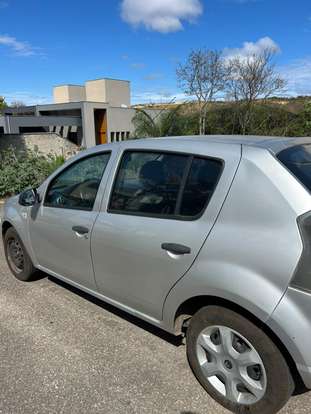 RENAULT-SANDERO-2014