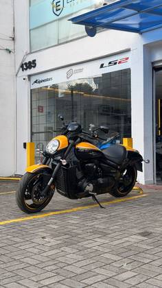 SUZUKI BOULEVARD M1800R BOSS 
