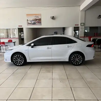 TOYOTA-COROLLA-2024