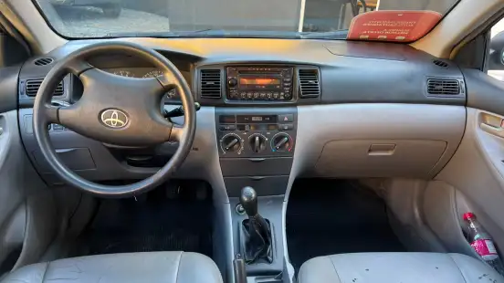 TOYOTA-COROLLA-2004