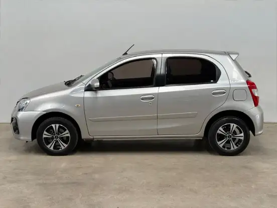 TOYOTA-ETIOS-2017