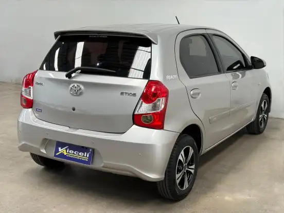 TOYOTA-ETIOS-2017
