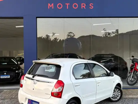 TOYOTA-ETIOS-1.5 XLS 16V FLEX 4P MANUAL TOYOTA-ETIOS-2013