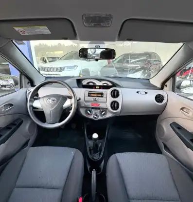 TOYOTA-ETIOS-2013