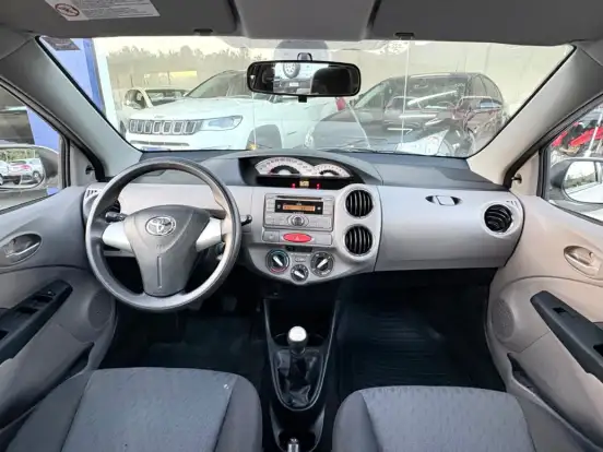 TOYOTA-ETIOS-1.5 XLS 16V FLEX 4P MANUAL TOYOTA-ETIOS-2013
