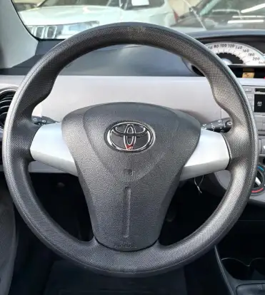 TOYOTA-ETIOS-2013