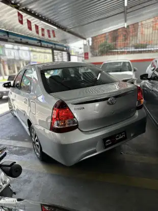 TOYOTA-ETIOS-2018