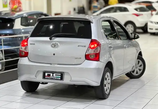 TOYOTA-ETIOS-2017